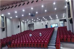 深圳艺术高中多功能厅选用极悦娱乐线阵音响系统