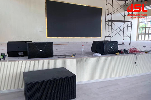 会议室音响系统信号线焊接问题